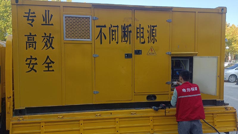林口柴油发电机组和UPS电源配合使用时，如何避免切换过程中的电力中断？